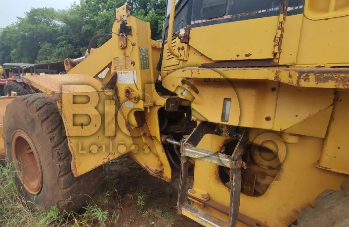 LOTE 015 - CARREGADEIRA Caterpillar 938 L