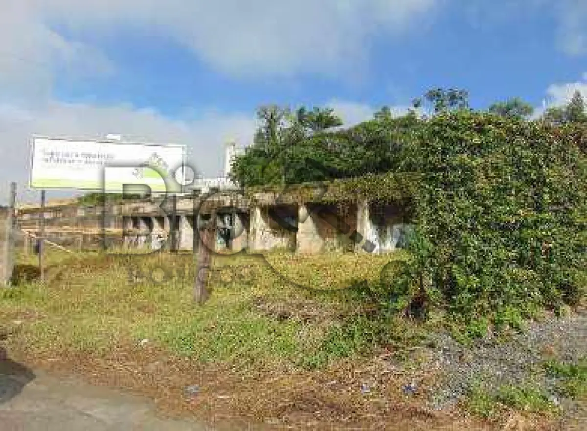 LOTE 004 - Imóvel situado na Av. Santos Dumont, S/N - Bairro Bom Retiro, Joinville /SC - Terreno com área de 457,00m², sem benfeitorias.