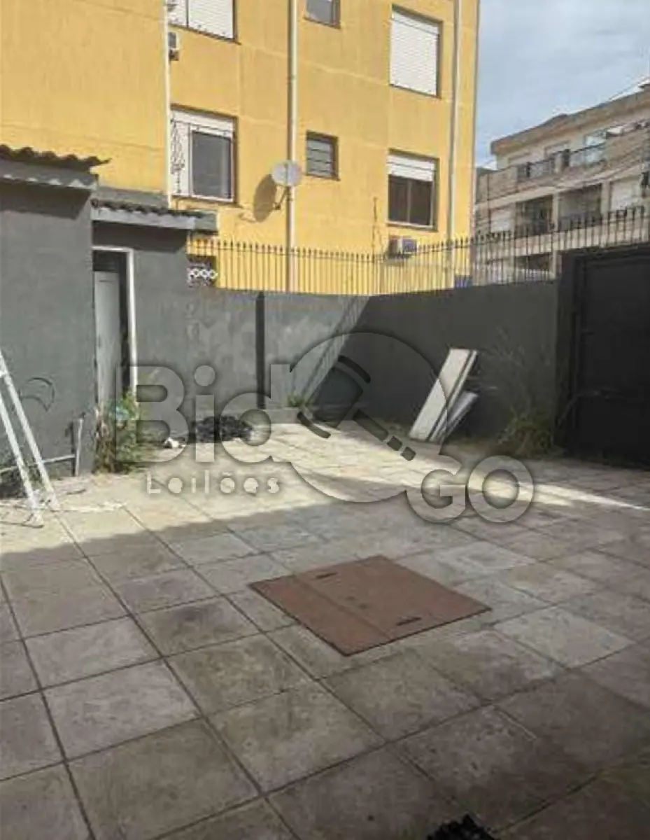 LOTE 001 - CASA DE ALVENARIA