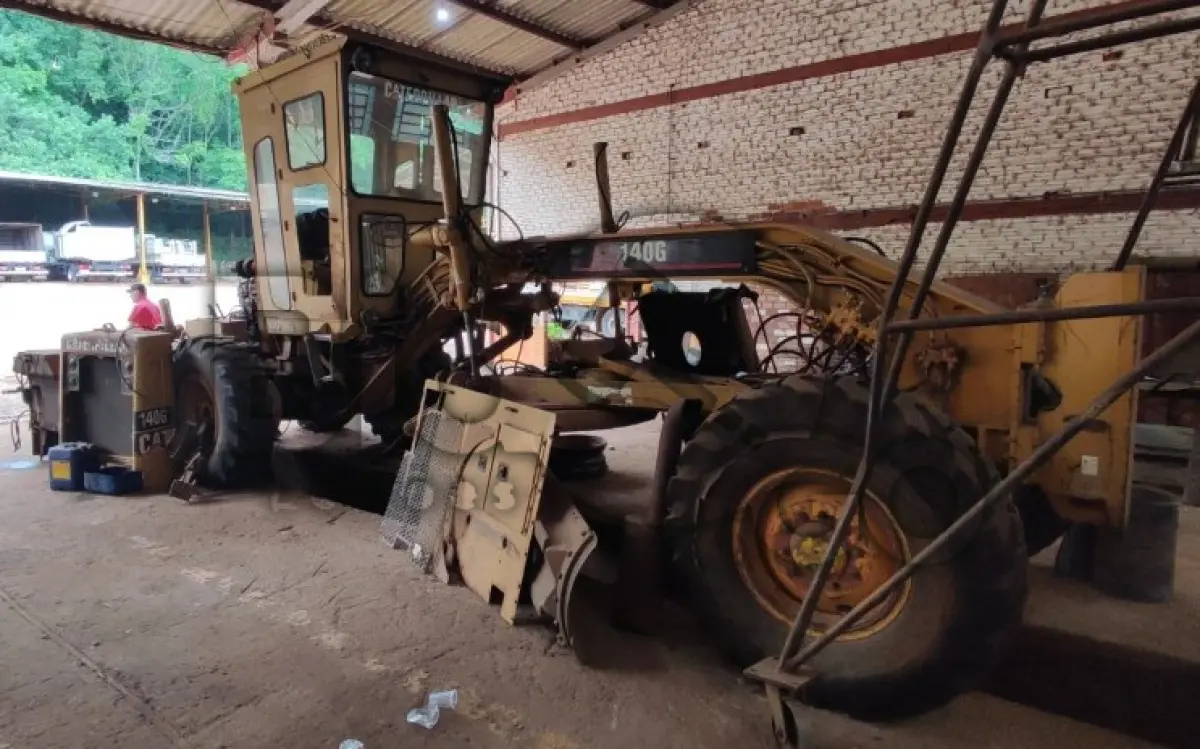 LOTE 020 - MOTONIVELADORA Caterpillar 140 G
