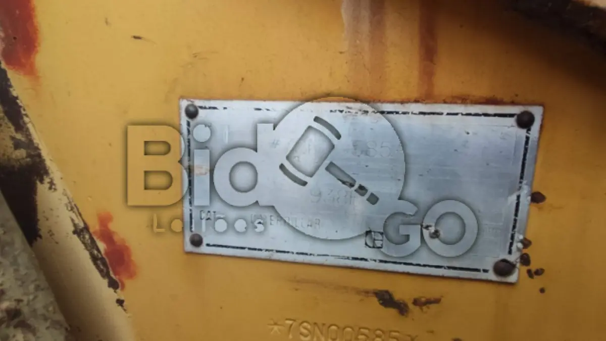 LOTE 015 - CARREGADEIRA Caterpillar 938 L