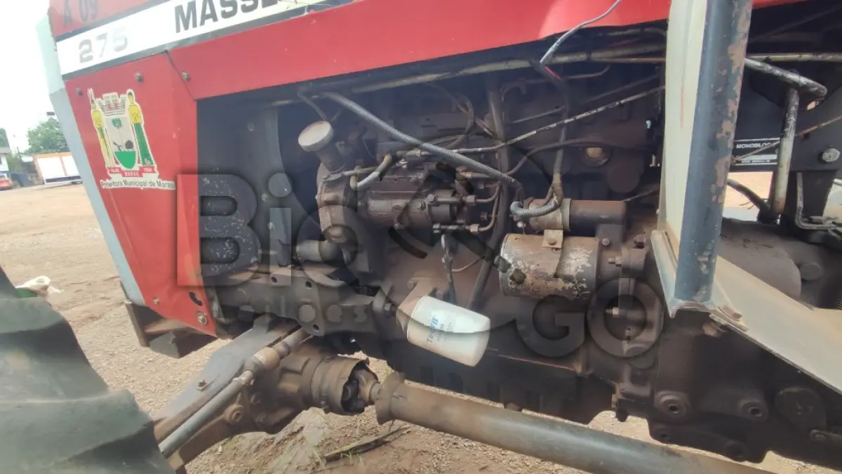 LOTE 012 - TRATOR Massey Ferguson 275
