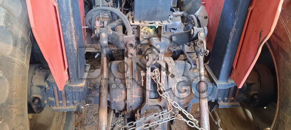 LOTE 012 - TRATOR MASSEY FERGUNSON 275