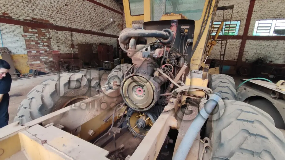 LOTE 020 - MOTONIVELADORA Caterpillar 140 G