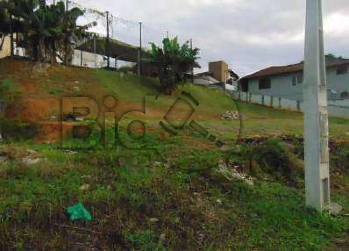 LOTE 009 - Imóvel situado na Rua Leopoldo Beninca, S/N - Bairro Vila Nova, Joinville /SC - Terreno com área de 511,12m², sem benfeitorias.