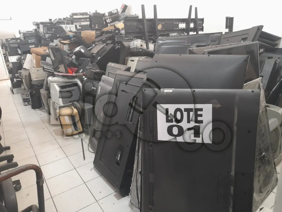 LOTE 001 - DIVERSOS MATERIAIS ELETRÔNICOS/INFORMÁTICA