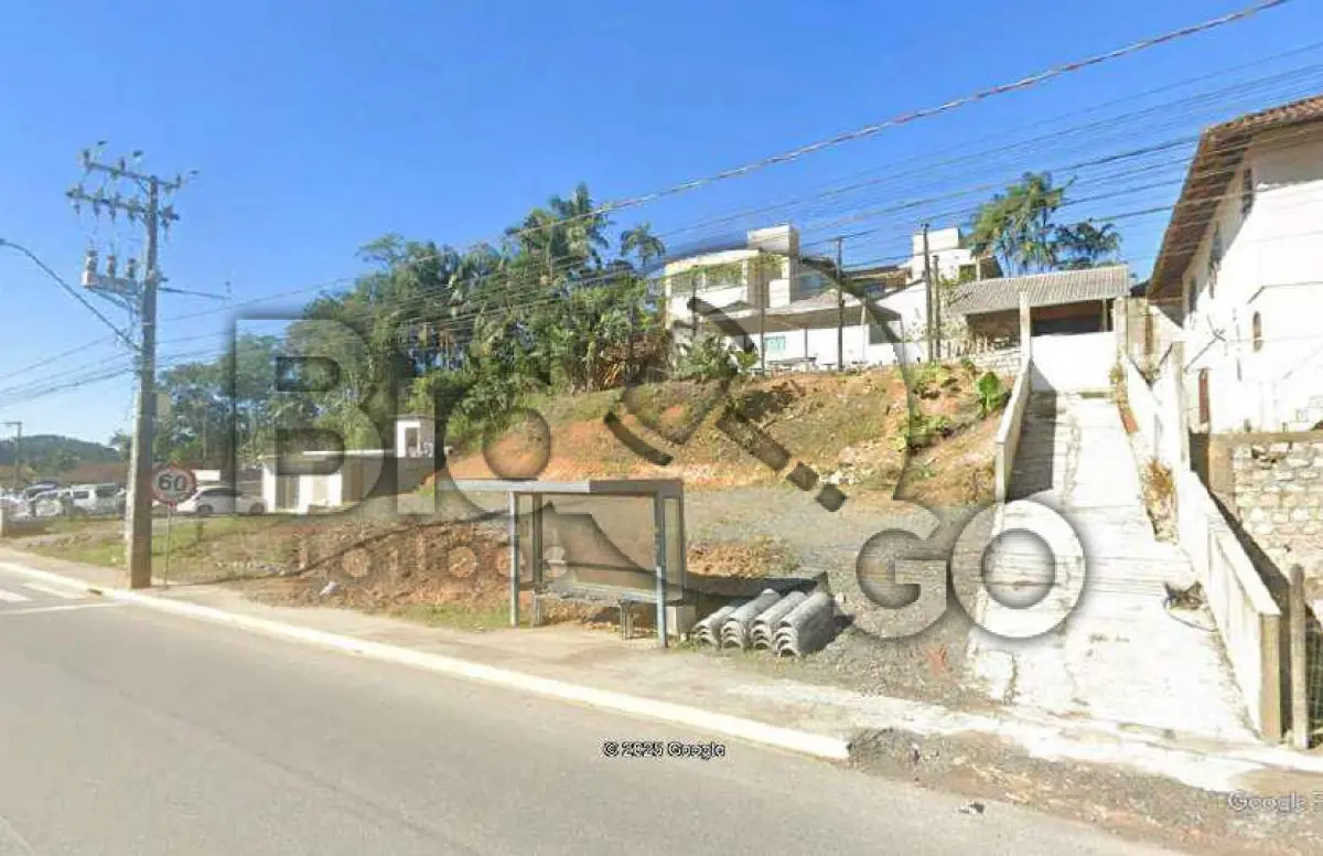LOTE 009 - Imóvel situado na Rua Leopoldo Beninca, S/N - Bairro Vila Nova, Joinville /SC - Terreno com área de 511,12m², sem benfeitorias.