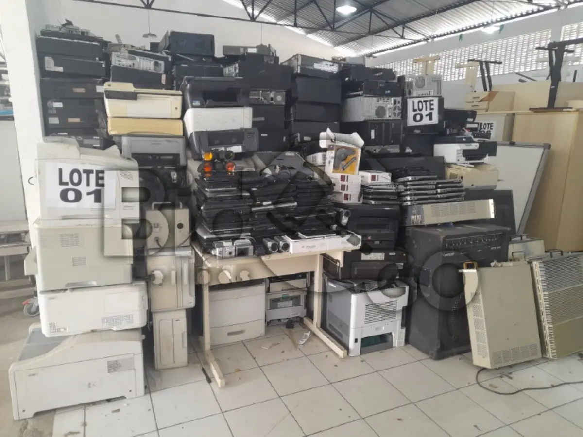 LOTE 001 - DIVERSOS MATERIAIS ELETRÔNICOS/INFORMÁTICA