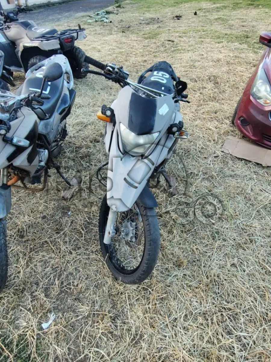 LOTE 005 - HONDA/XRE 300 (MOTOR INCOMPLETO), FAB/MOD: 2016/2016