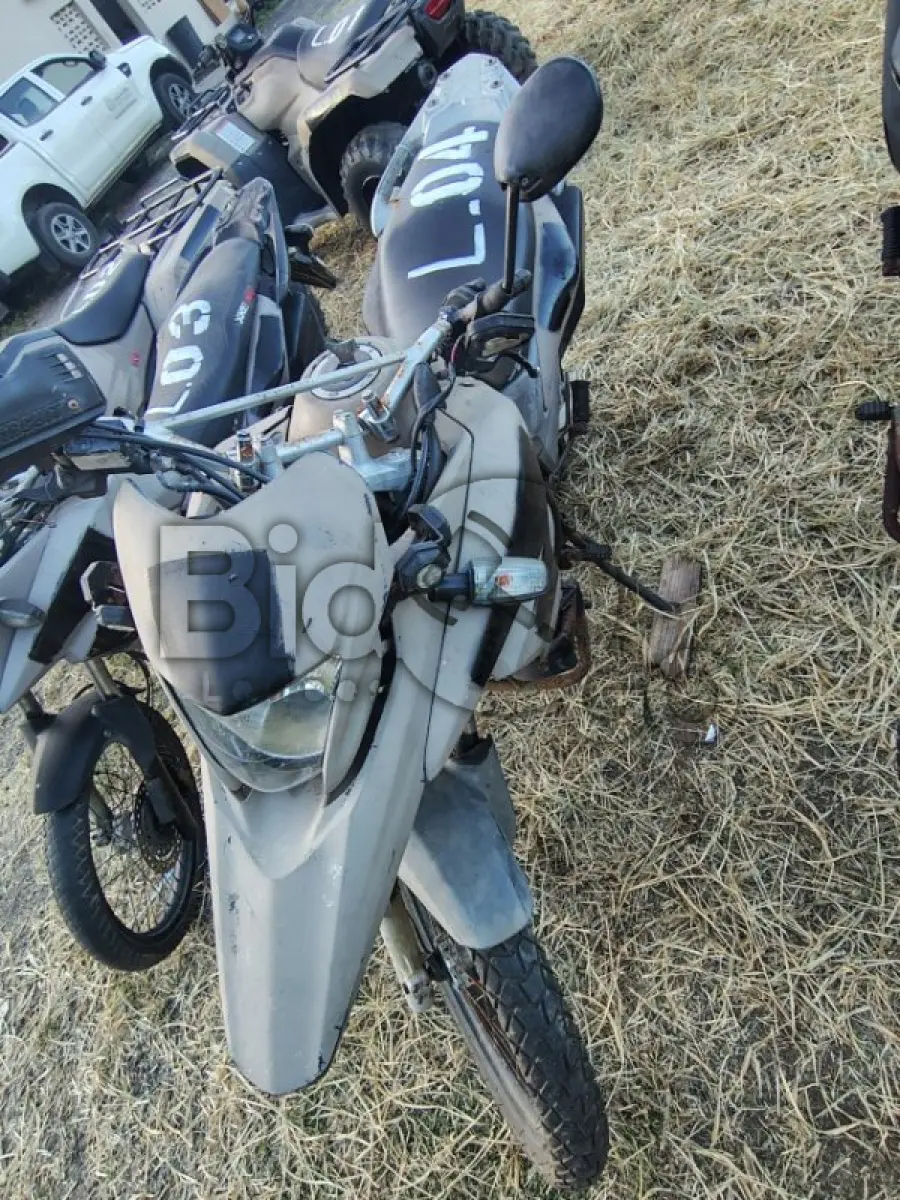 LOTE 004 - HONDA/XRE 300 (MOTOR INCOMPLETO), FAB/MOD: 2016/2016