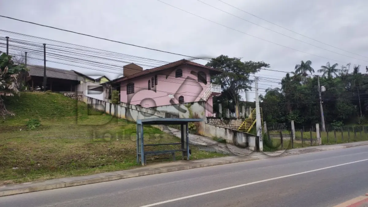 LOTE 009 - Imóvel situado na Rua Leopoldo Beninca, S/N - Bairro Vila Nova, Joinville /SC - Terreno com área de 511,12m², sem benfeitorias.