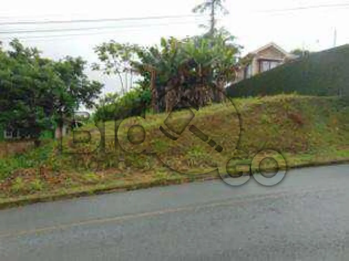 LOTE 008 - Imóvel situado na Rua Ouro Verde, S/N - Bairro Saguaçu, Joinville / SC -Terreno com área de 450,19m², sem benfeitorias.