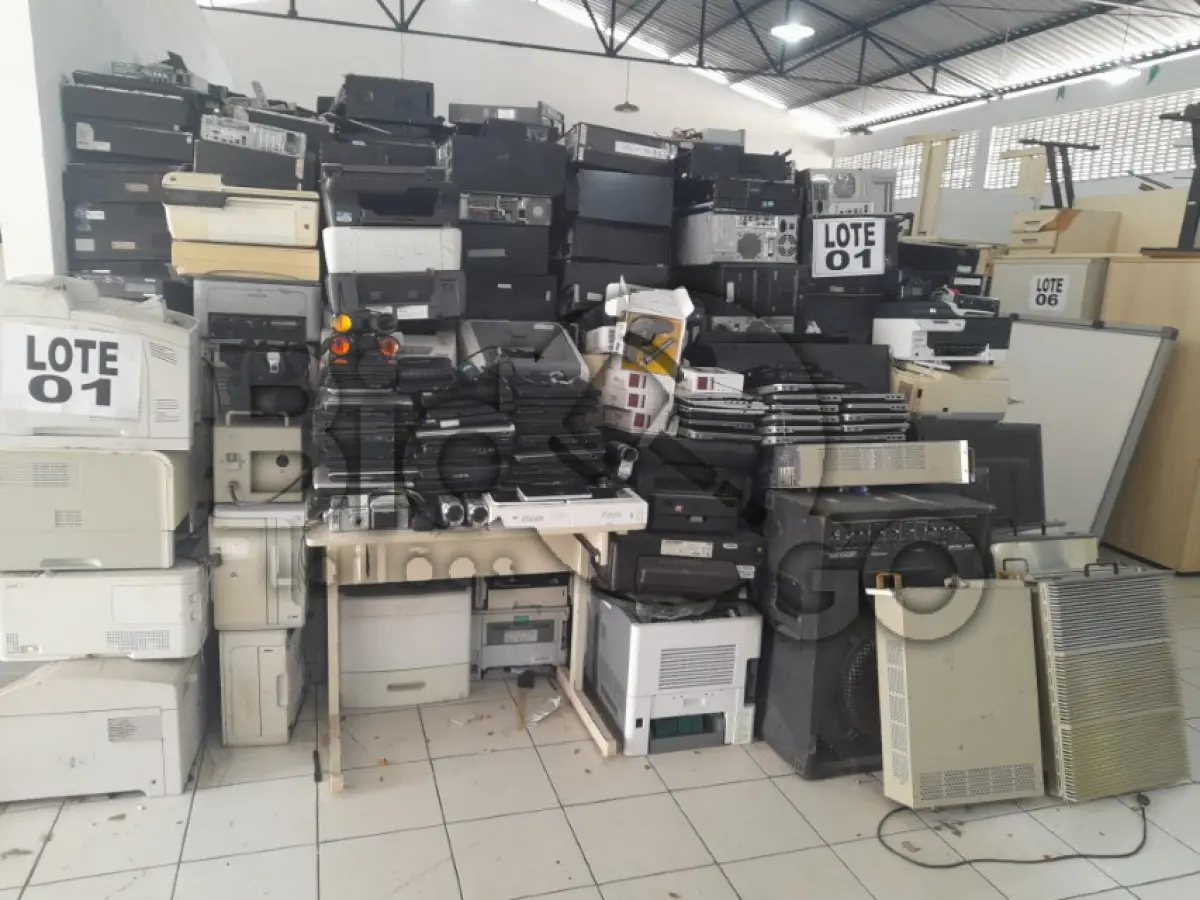 LOTE 001 - DIVERSOS MATERIAIS ELETRÔNICOS/INFORMÁTICA