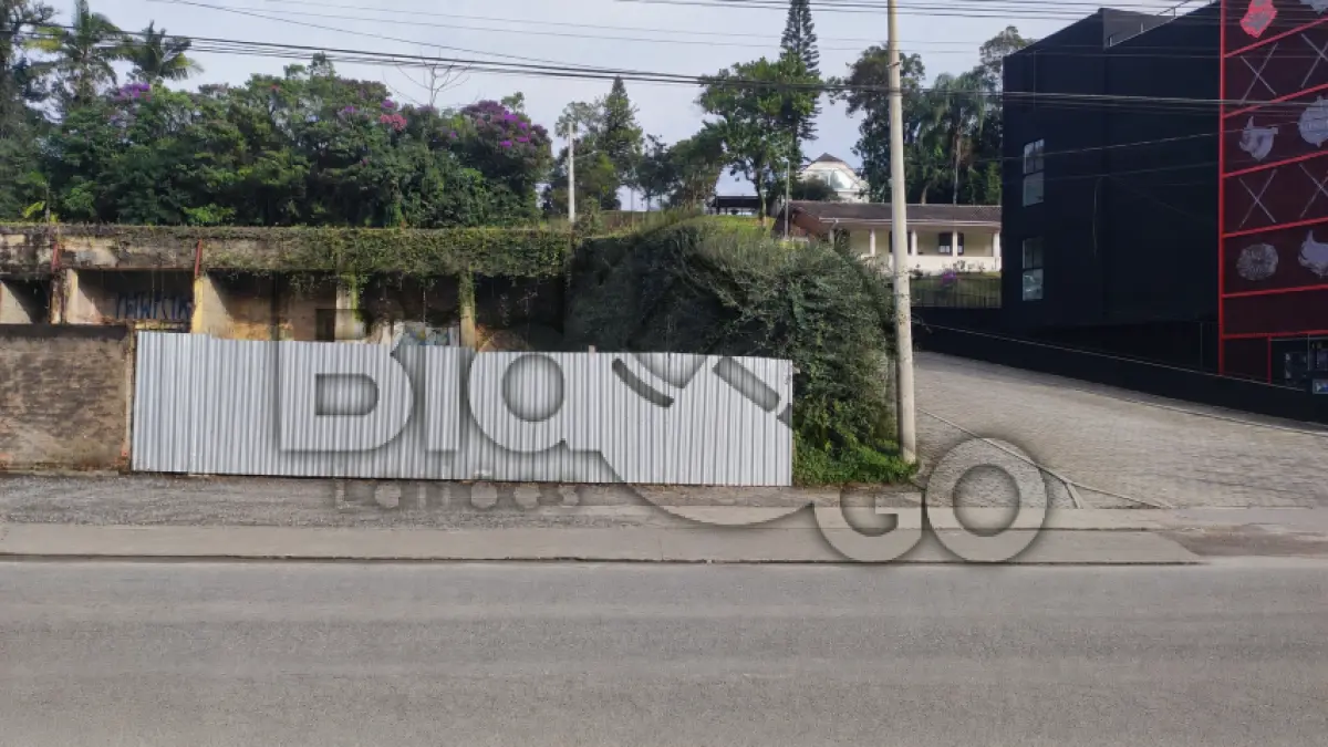 LOTE 004 - Imóvel situado na Av. Santos Dumont, S/N - Bairro Bom Retiro, Joinville /SC - Terreno com área de 457,00m², sem benfeitorias.