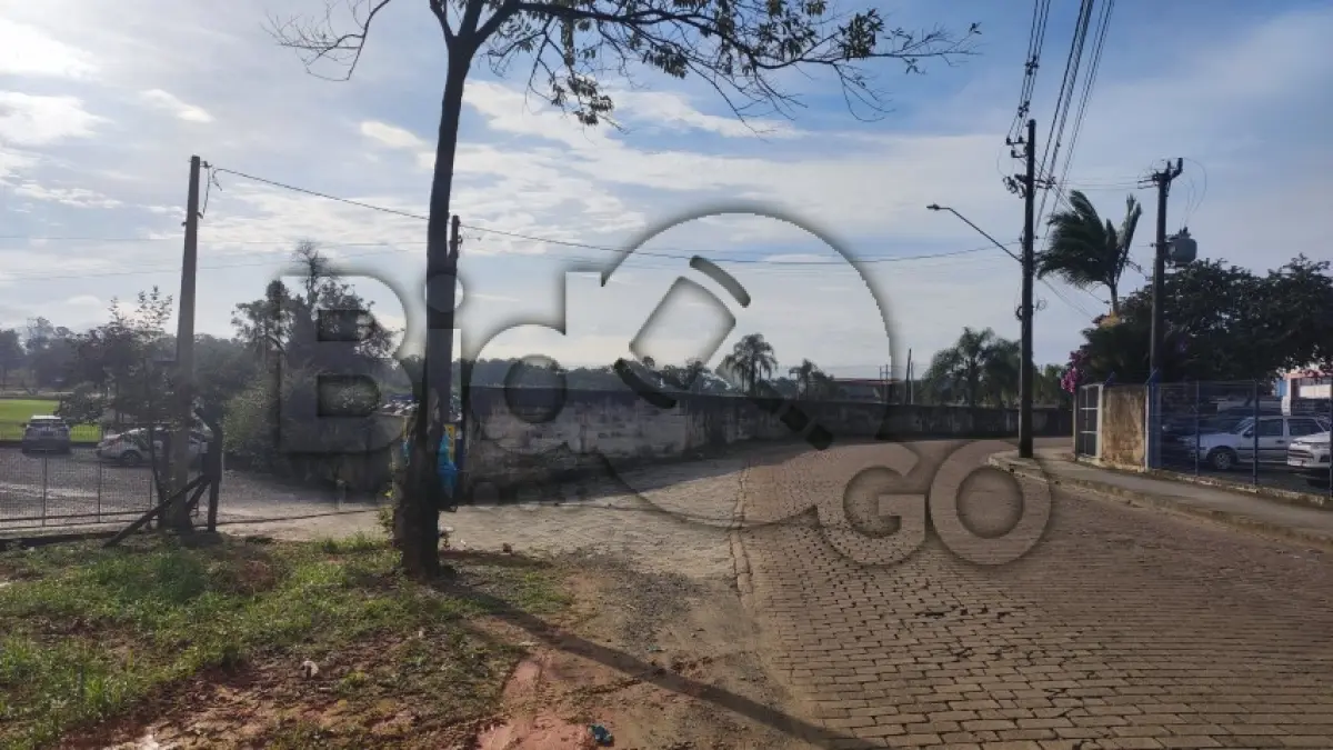 LOTE 010 - Imóvel situado na Rua Dorothóvio do Nascimento, S/N - Zona IndustrialNorte, Joinville / SC - Terreno com área de 915,00m², sem benfeitorias.