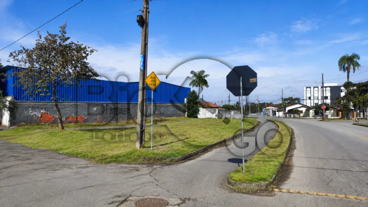 LOTE 003 - Imóvel situado na Rua Juliano Moreira, S/N - Bairro Boa Vista, Joinville /SC - Terreno com área de 280,00m², sem benfeitorias.