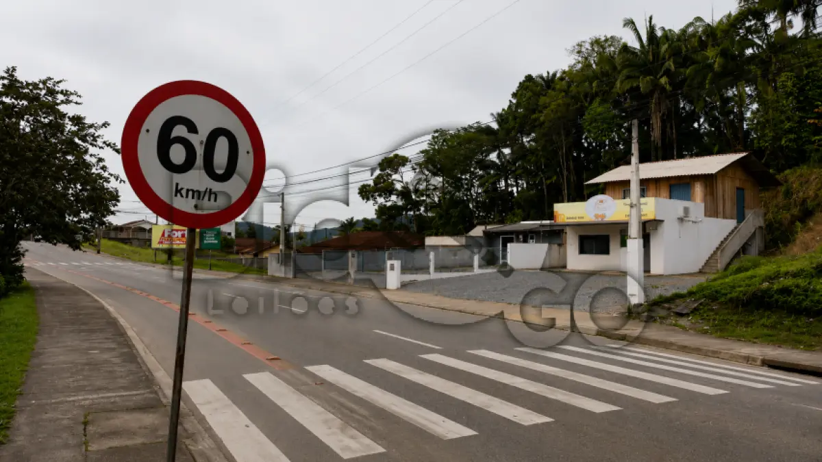 LOTE 009 - Imóvel situado na Rua Leopoldo Beninca, S/N - Bairro Vila Nova, Joinville /SC - Terreno com área de 511,12m², sem benfeitorias.