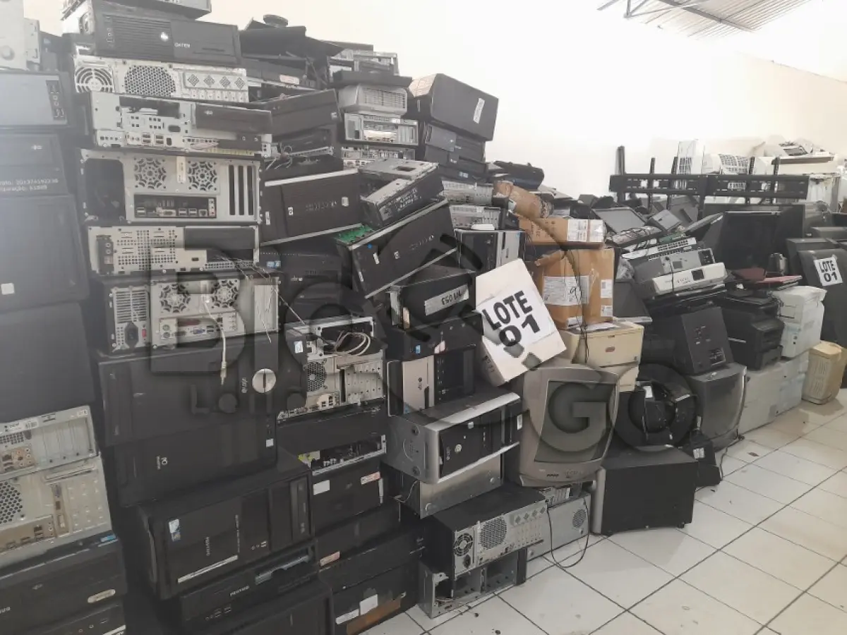 LOTE 001 - DIVERSOS MATERIAIS ELETRÔNICOS/INFORMÁTICA