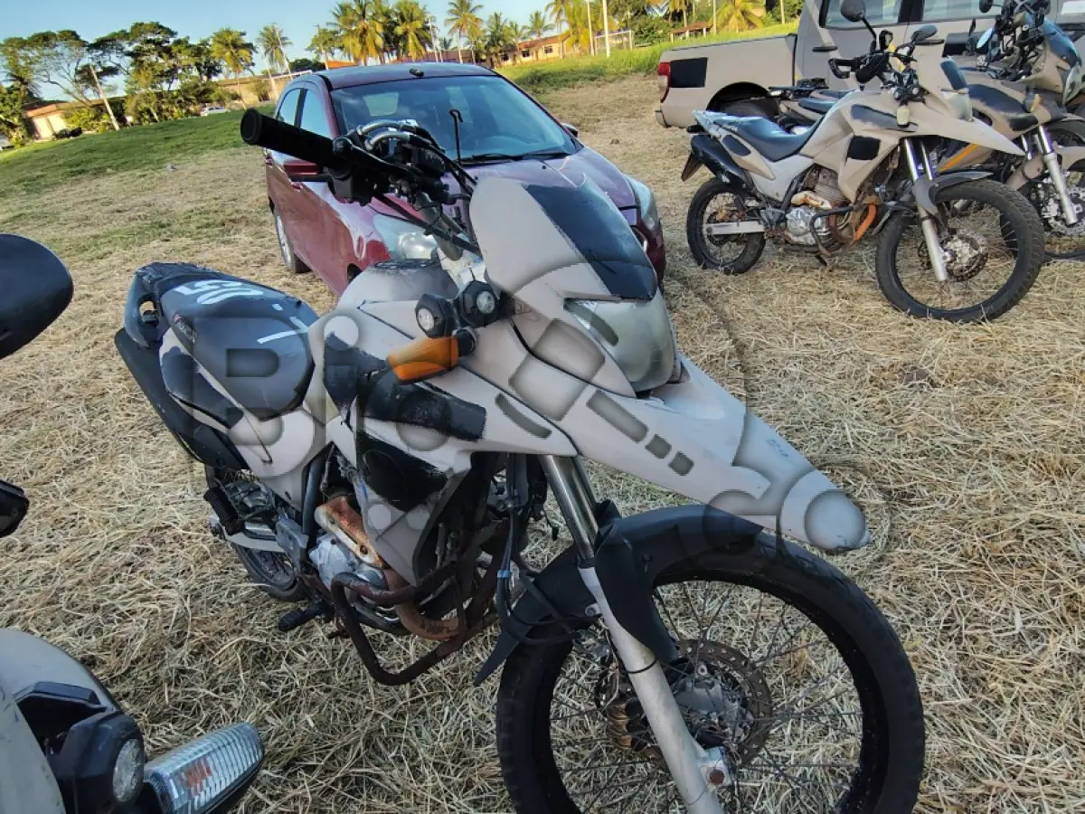 LOTE 005 - HONDA/XRE 300 (MOTOR INCOMPLETO), FAB/MOD: 2016/2016