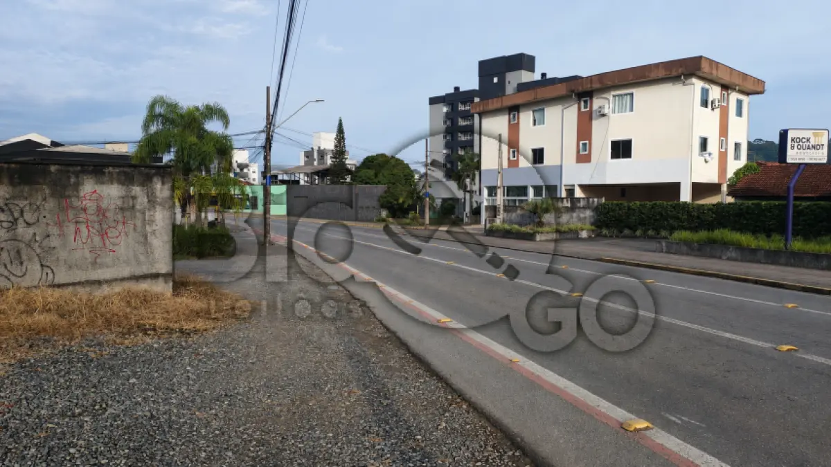 LOTE 007 - Imóvel situado na Rua Baercker Wagner, S/N - Bairro Iririu, Joinville / SC -Terreno com área de 319,07m², sem benfeitorias.
