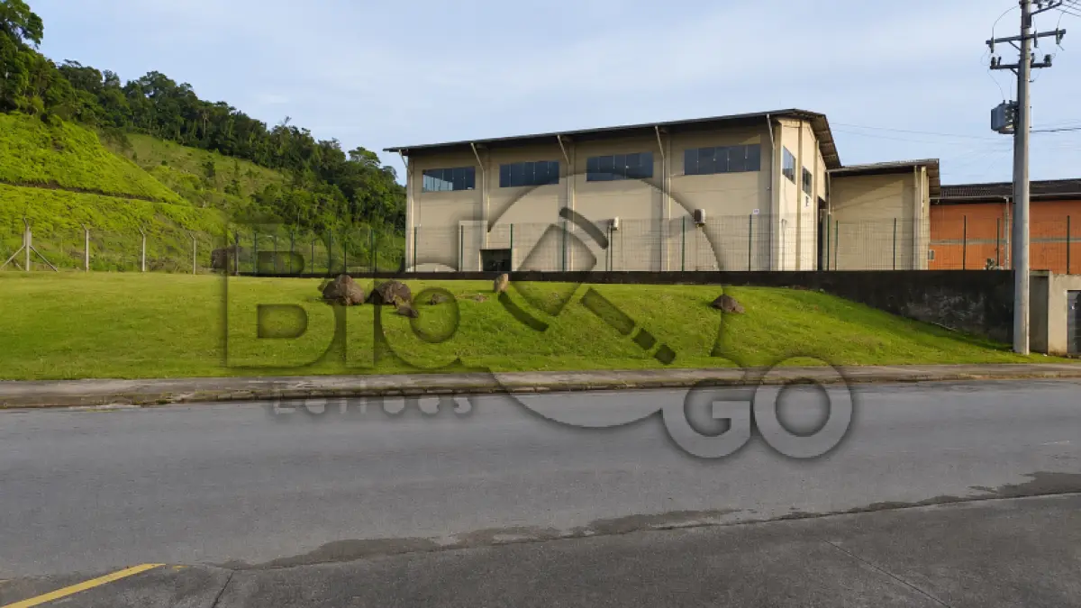 LOTE 011 - Imóvel situado na Rua Tuiuti, S/N - Bairro Zona Industrial Norte, Joinville /SC - Terreno com área de 750,34m², sem benfeitorias.