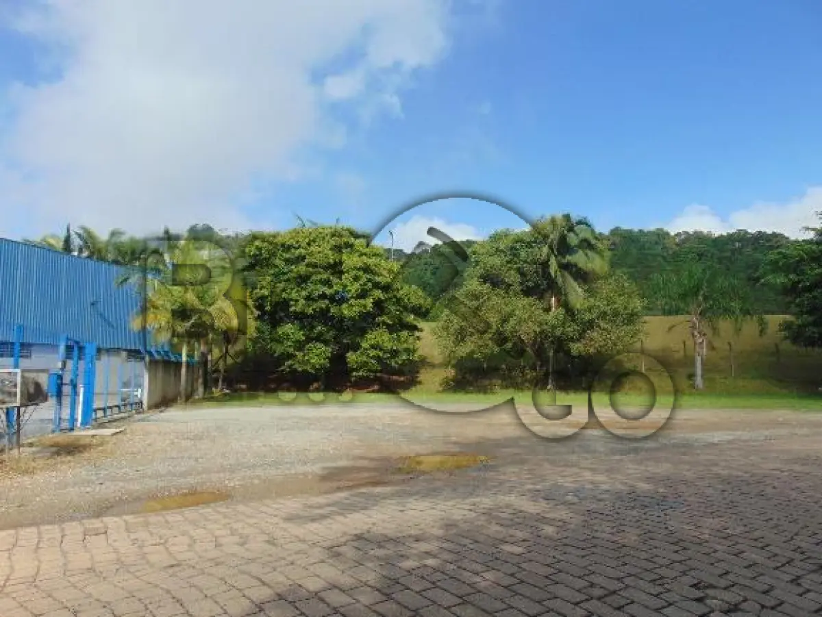 LOTE 010 - Imóvel situado na Rua Dorothóvio do Nascimento, S/N - Zona IndustrialNorte, Joinville / SC - Terreno com área de 915,00m², sem benfeitorias.