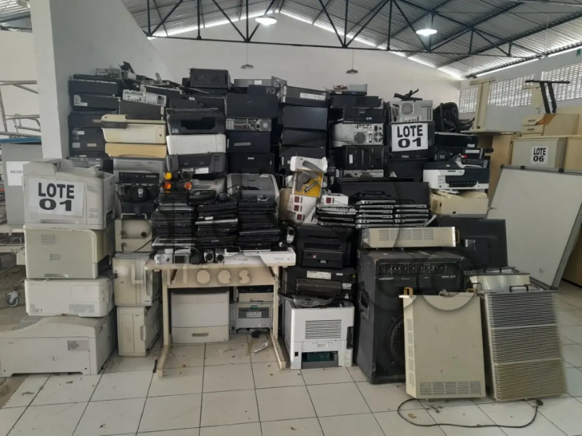 LOTE 001 - DIVERSOS MATERIAIS ELETRÔNICOS/INFORMÁTICA