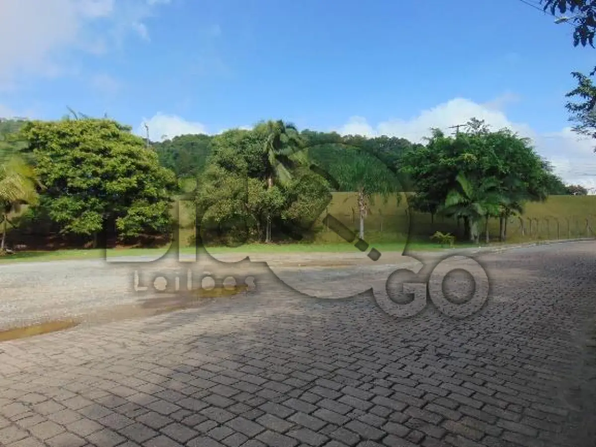 LOTE 010 - Imóvel situado na Rua Dorothóvio do Nascimento, S/N - Zona IndustrialNorte, Joinville / SC - Terreno com área de 915,00m², sem benfeitorias.