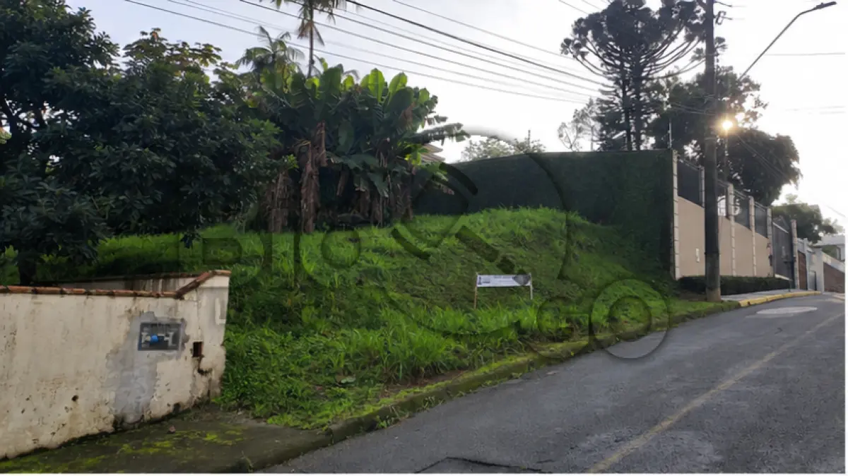 LOTE 008 - Imóvel situado na Rua Ouro Verde, S/N - Bairro Saguaçu, Joinville / SC -Terreno com área de 450,19m², sem benfeitorias.