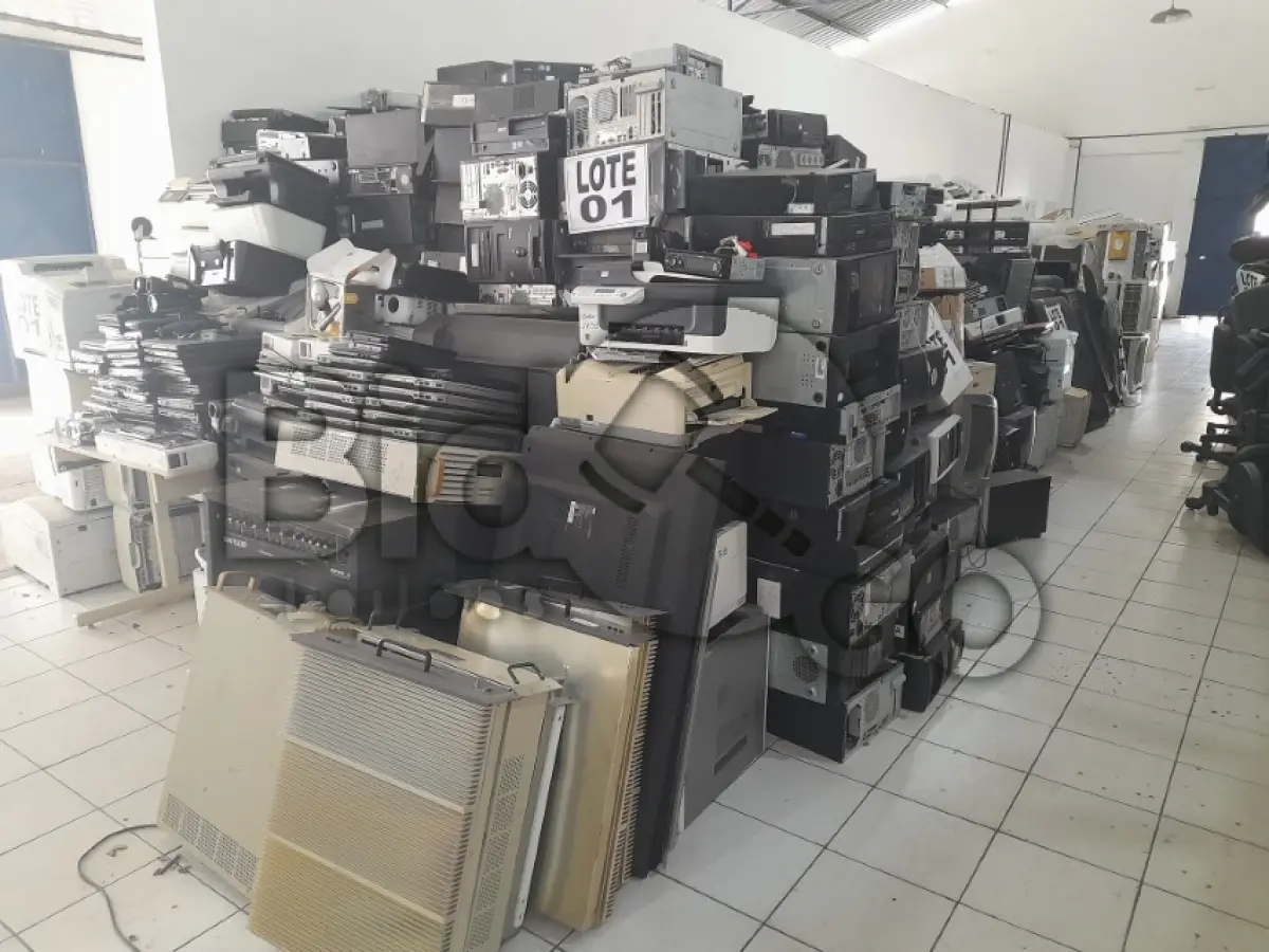 LOTE 001 - DIVERSOS MATERIAIS ELETRÔNICOS/INFORMÁTICA