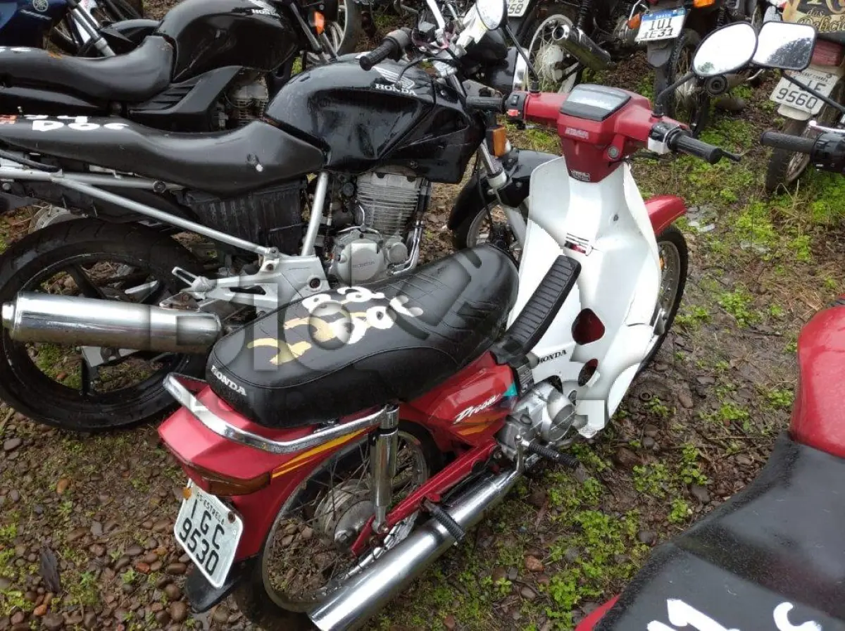 LOTE 082 - HONDA/C100 DREAM