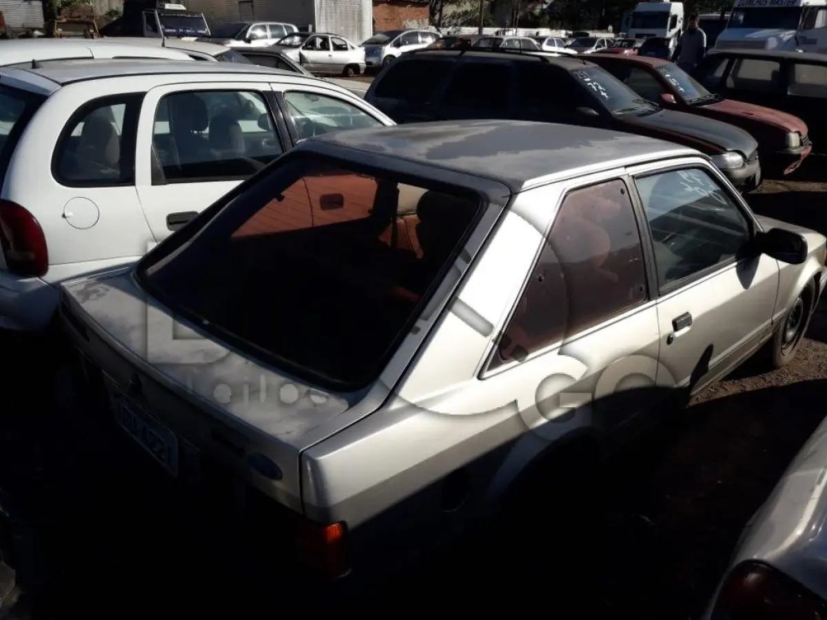 LOTE 179 - FORD/ESCORT GL