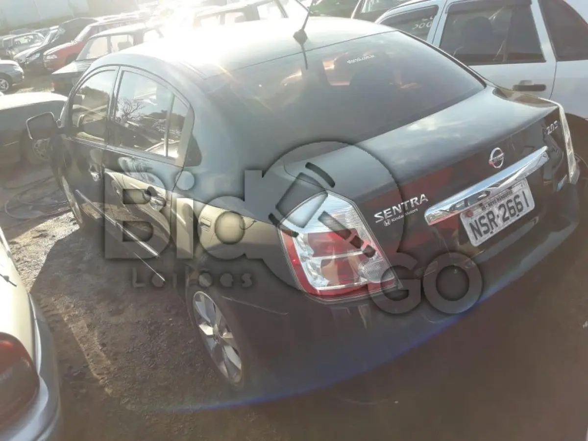 LOTE 175 - I/NISSAN SENTRA 20S FLEX