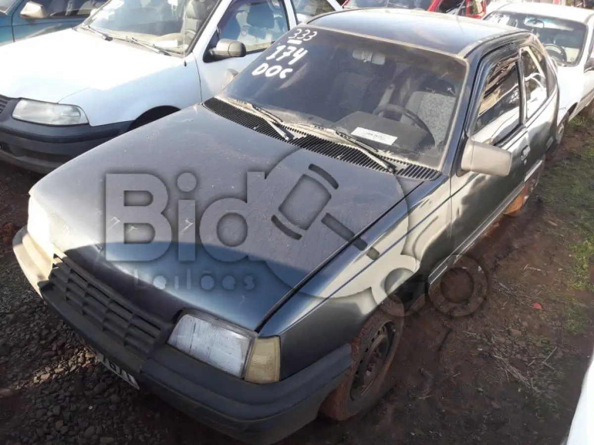 LOTE 174 - GM/KADETT SL/E