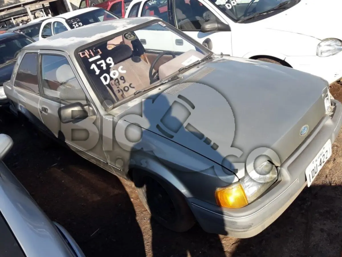 LOTE 179 - FORD/ESCORT GL