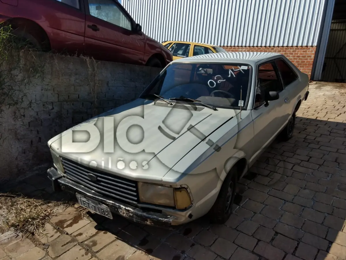 LOTE 214 - FORD/CORCEL II LDO