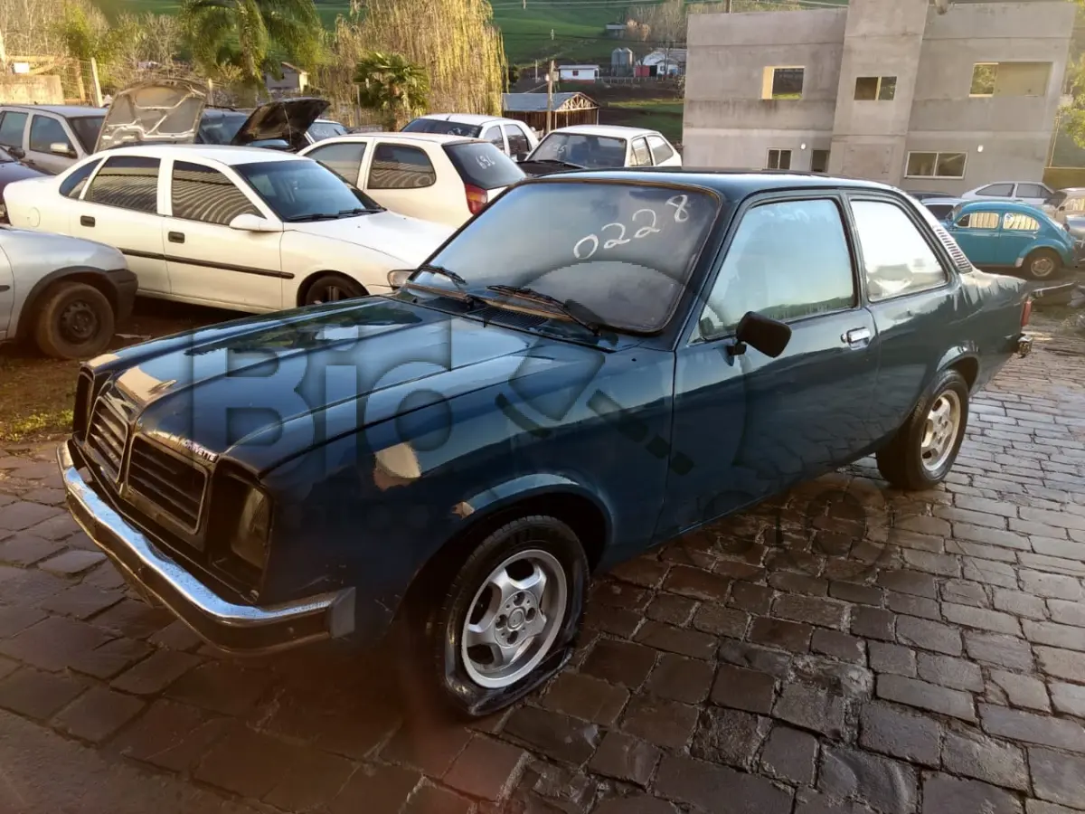 LOTE 228 - GM/CHEVETTE