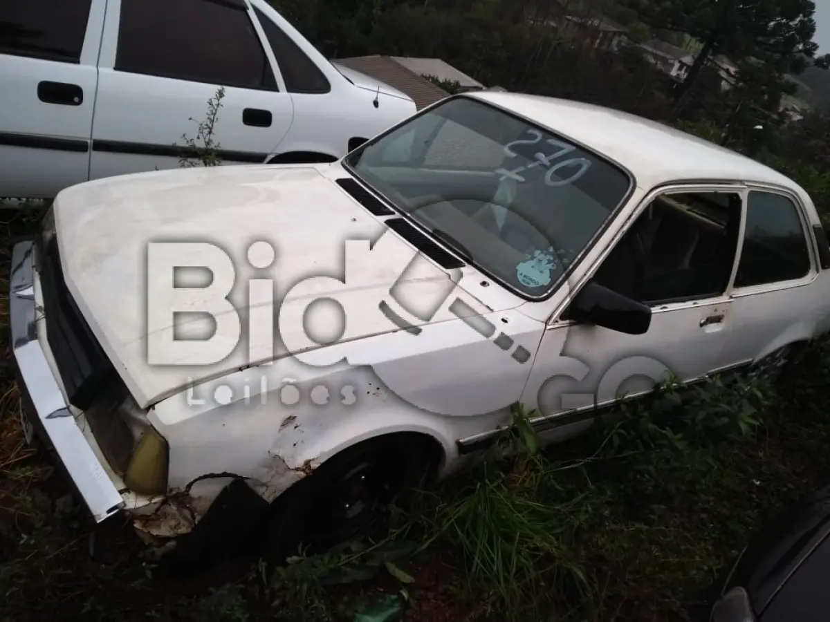 LOTE 270 - SUCATAS AUTOMOTIVAS