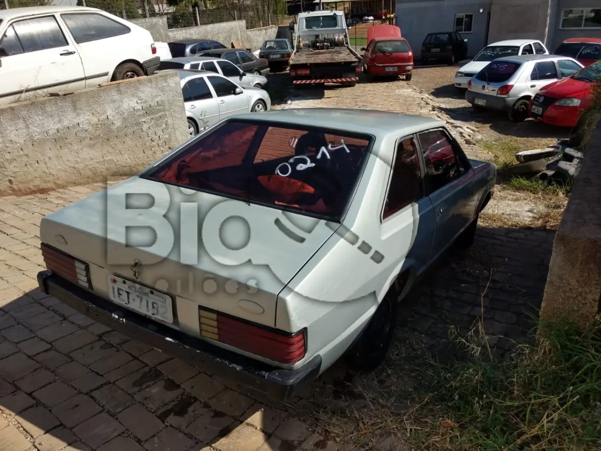 LOTE 214 - FORD/CORCEL II LDO