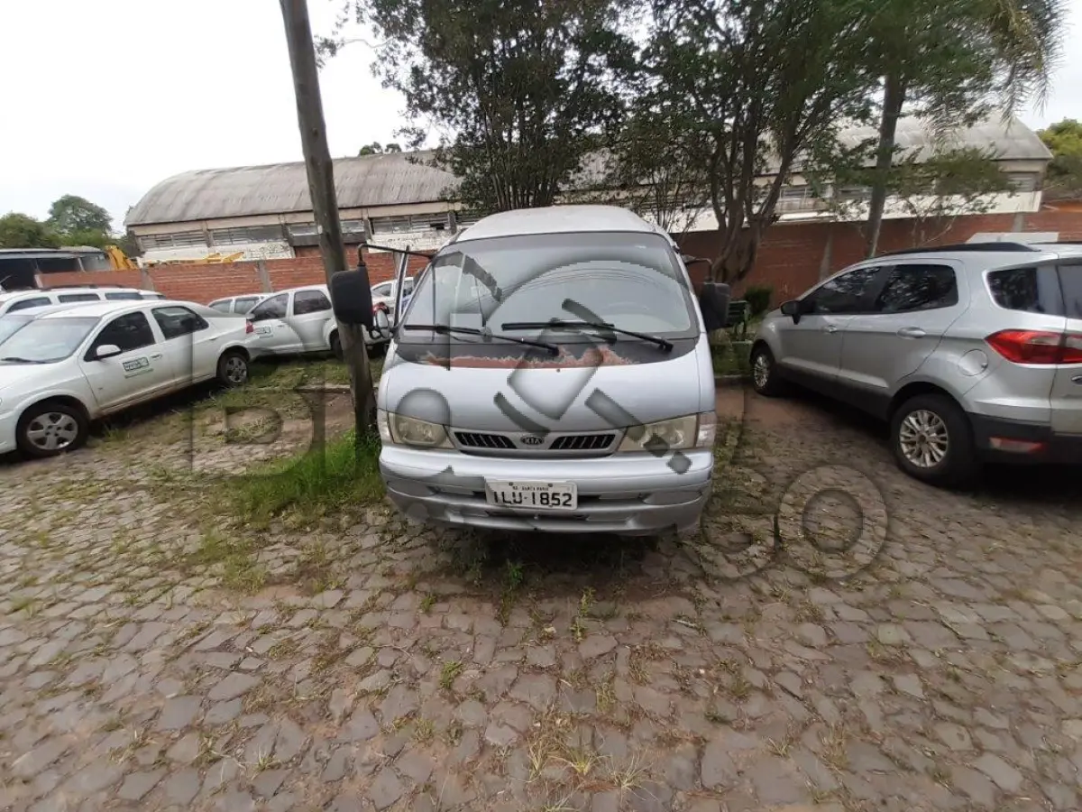 LOTE 053 - MICROÔNIBUS I/KIA BESTA GS GRAND Ano/modelo: 2004/2004