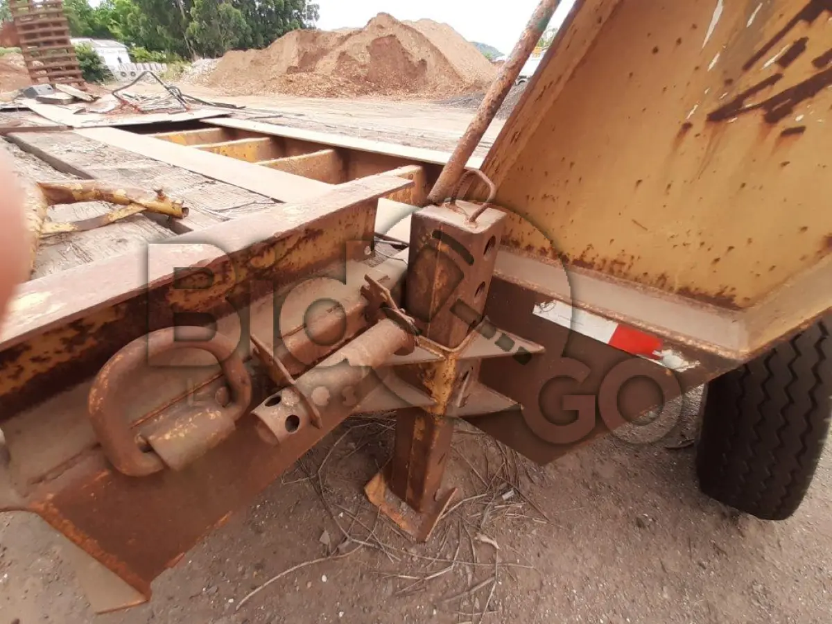LOTE 038 - SEMI-REBOQUE PRANCHA RANDON SR CT PL Ano/modelo: 1999/1999