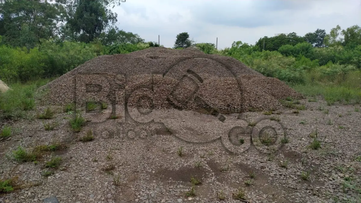 LOTE 002 - Pedra britada