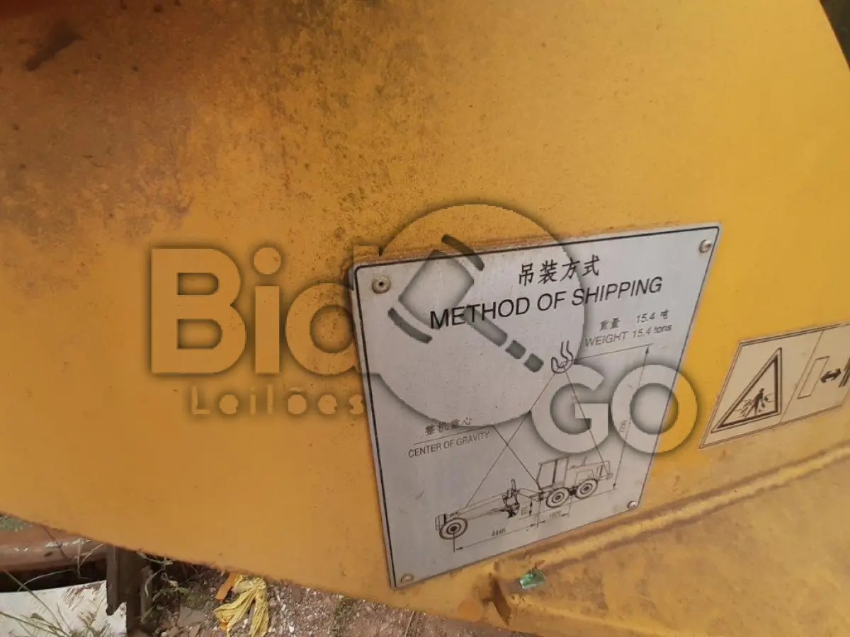 LOTE 018 - MOTONIVELADORA XCMG, MODELO GR 180