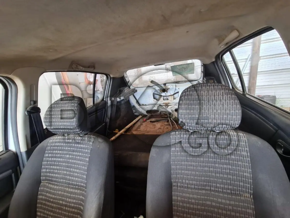 LOTE 008 - RENAULT/SANDERO EXP 16HP, Fab/Mod: 2013/2014