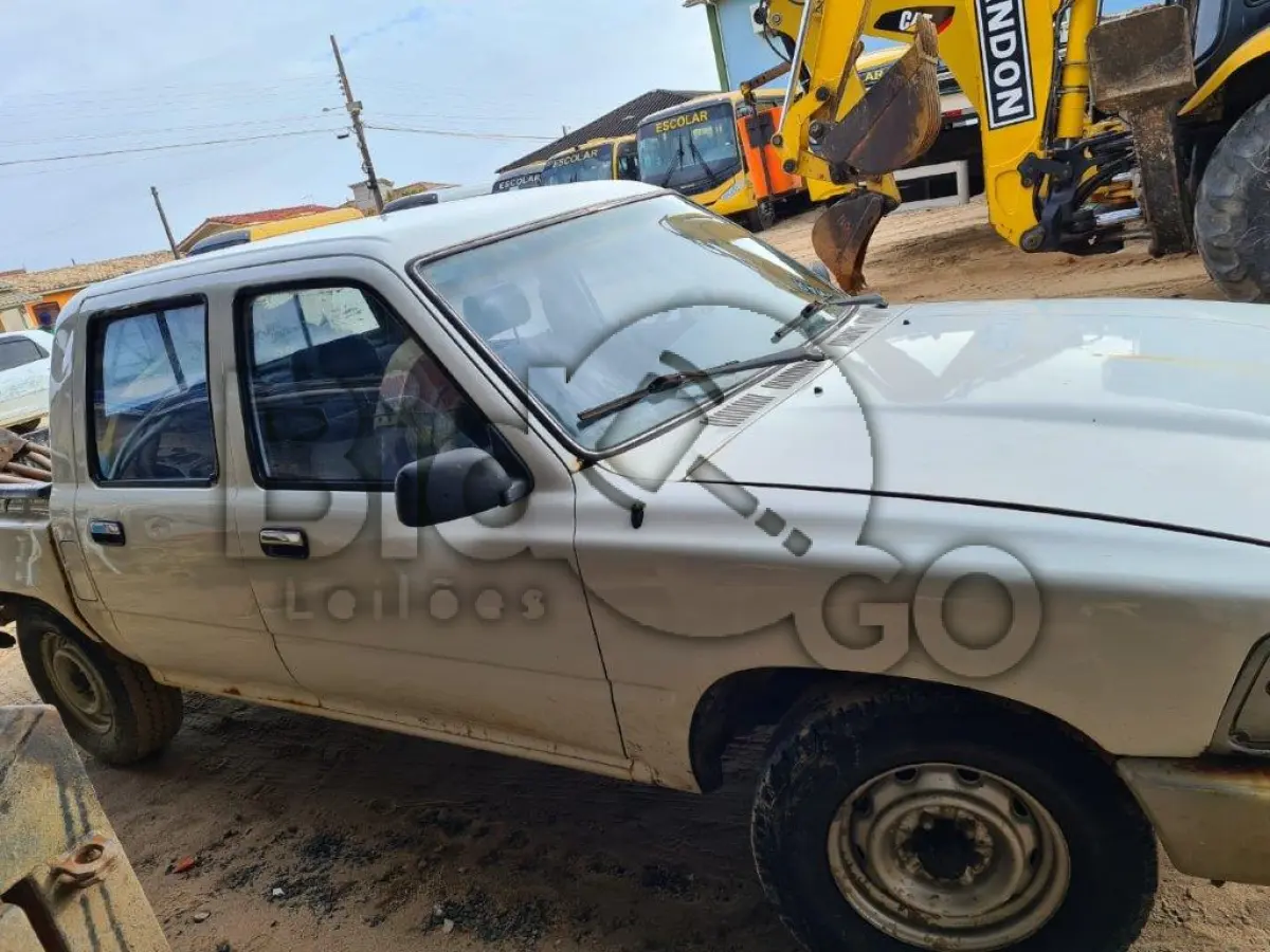 LOTE 006 - IMP/TOYOTA HILUX 4X2 CD, Fab/Mod: 1996/1997