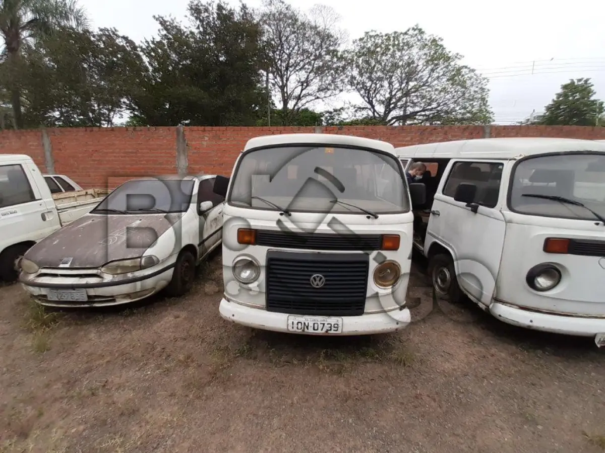 LOTE 004 - CAMIONETA VW/KOMBI Ano/modelo: 2008/2008