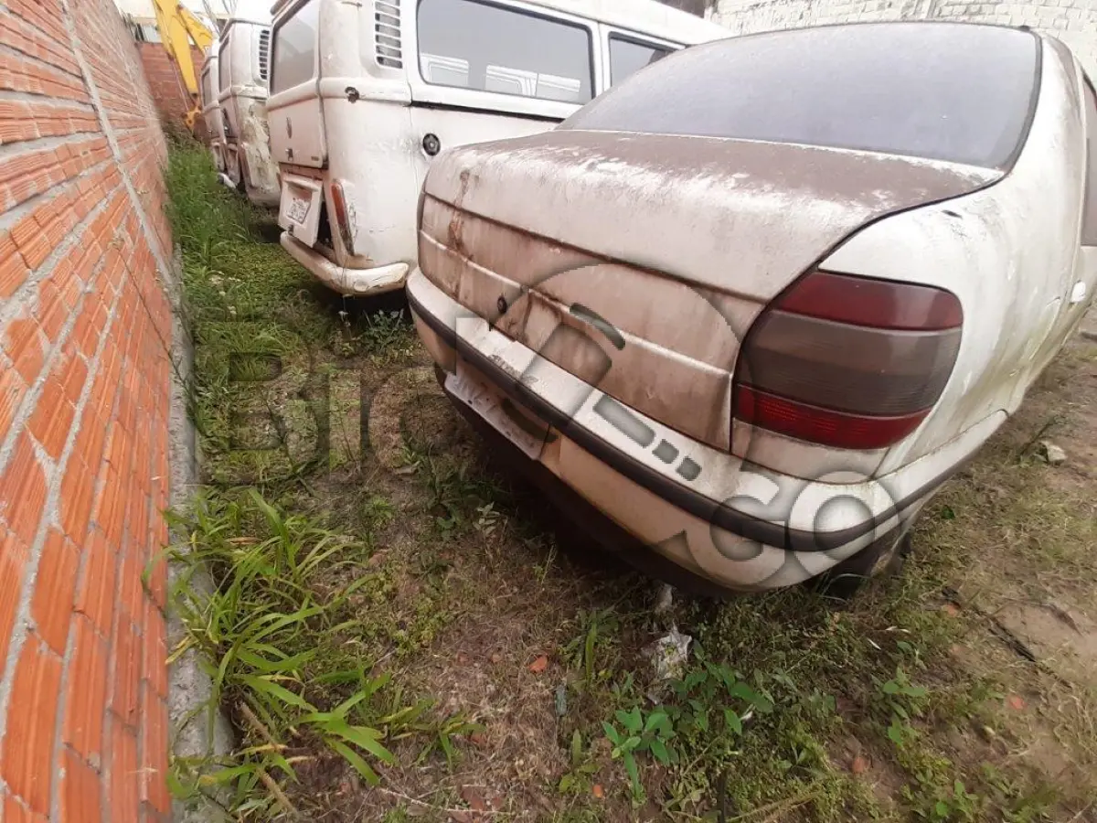 LOTE 009 - SUCATA AUTOMOTIVA  FIAT SIENA