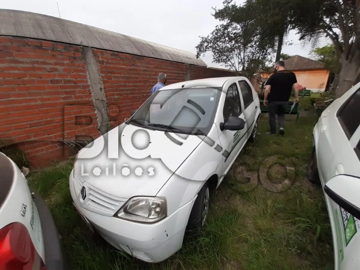 LOTE 047 - AUTOMÓVEL RENAULT/LOGAN EXP 16 Ano/modelo: 2010/2010