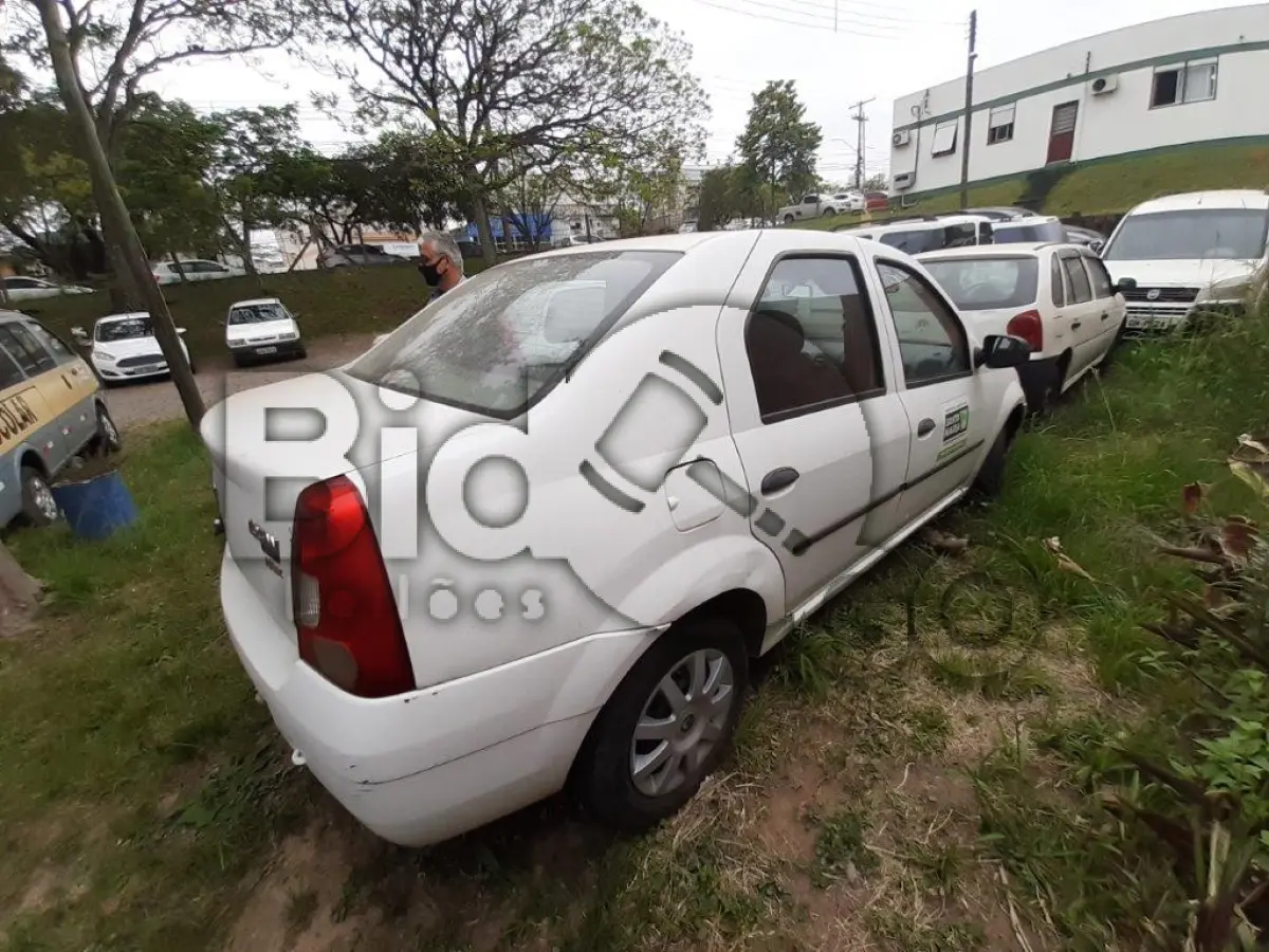 LOTE 047 - AUTOMÓVEL RENAULT/LOGAN EXP 16 Ano/modelo: 2010/2010