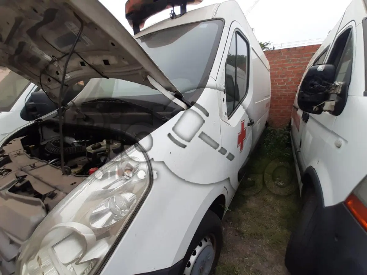 LOTE 031 - CAMINHONETE RENAULT/MASTER MARIMAR A Ano/modelo: 2013/2014